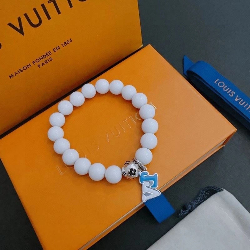 Comfortable Louis Vuitton Bracelets 250314