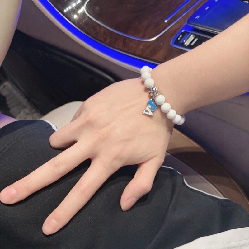 Comfortable Louis Vuitton Bracelets 250314