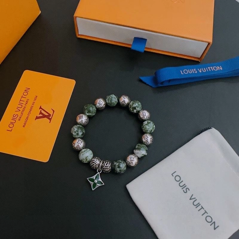 Sleek Louis Vuitton Bracelets 250312