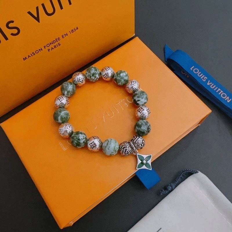 Sleek Louis Vuitton Bracelets 250312