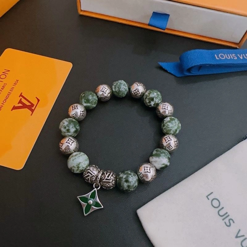 Sleek Louis Vuitton Bracelets 250312