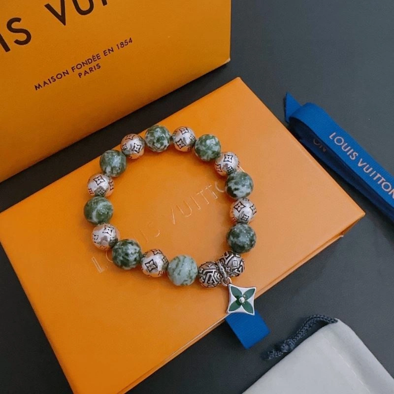 Sleek Louis Vuitton Bracelets 250312