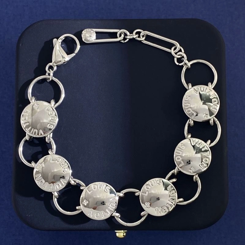 MultiPurpose Louis Vuitton Bracelets 250311