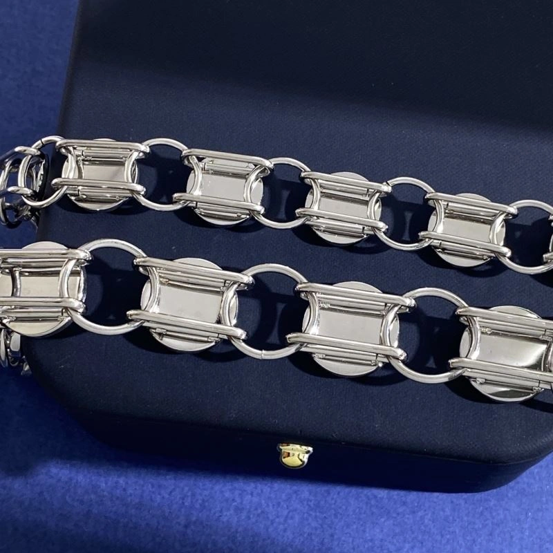 MultiPurpose Louis Vuitton Bracelets 250311
