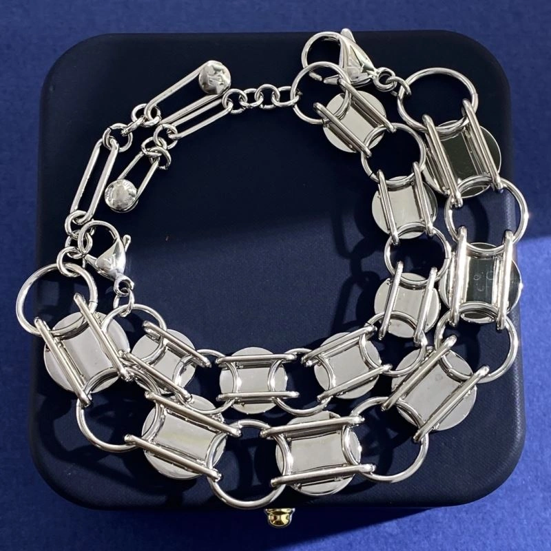 MultiPurpose Louis Vuitton Bracelets 250311