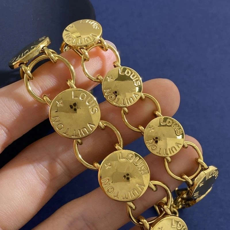 MultiPurpose Louis Vuitton Bracelets 250311