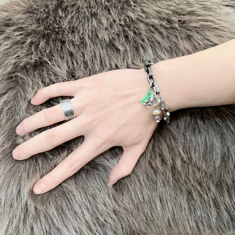 Unique Louis Vuitton Bracelets 250310