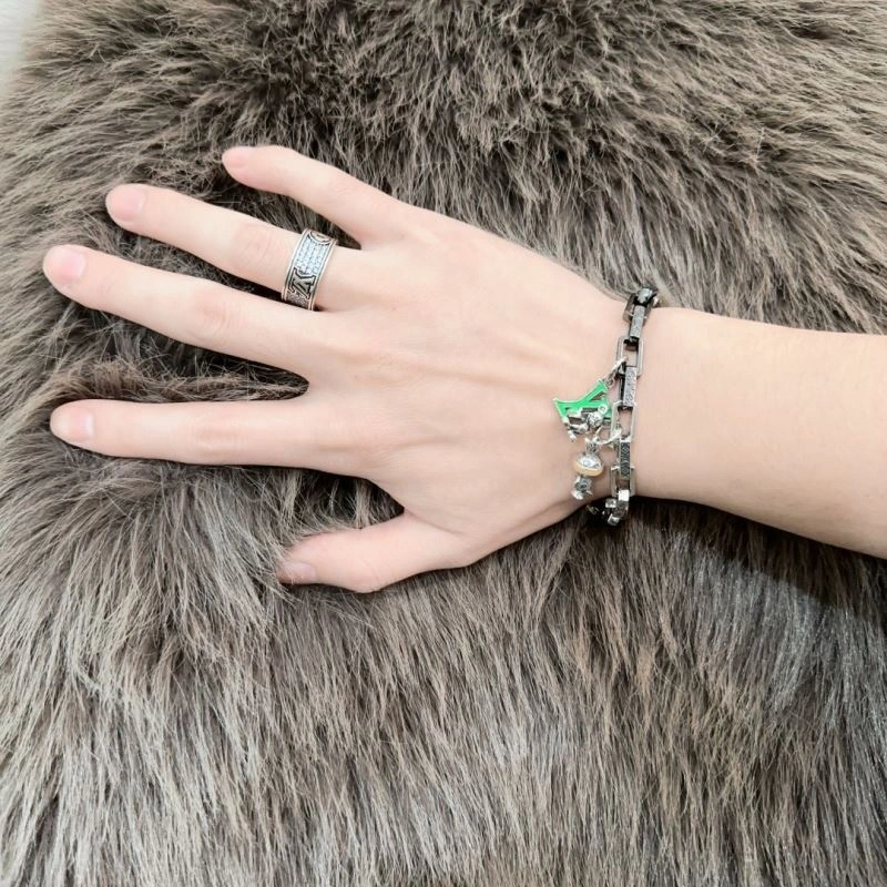 Unique Louis Vuitton Bracelets 250310