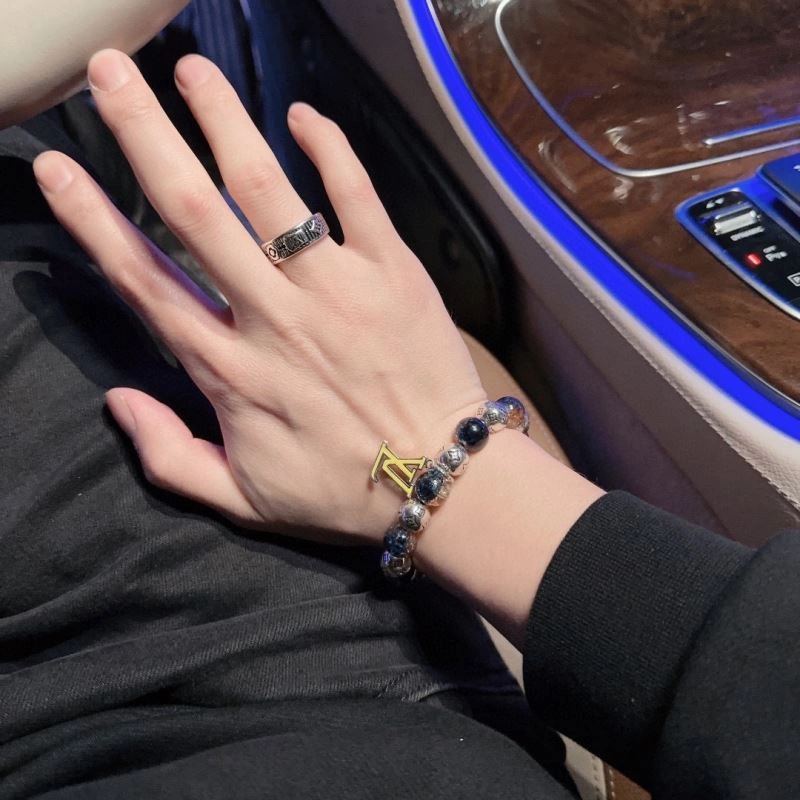 Louis Vuitton Bracelets StreetReady 250294
