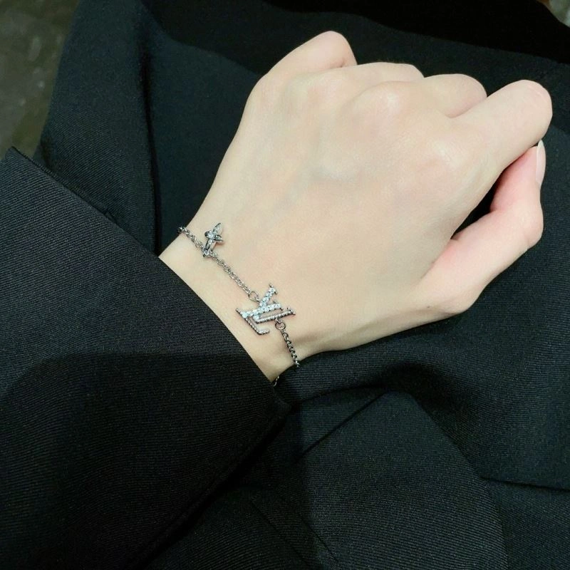 Practical Louis Vuitton Bracelets 250286