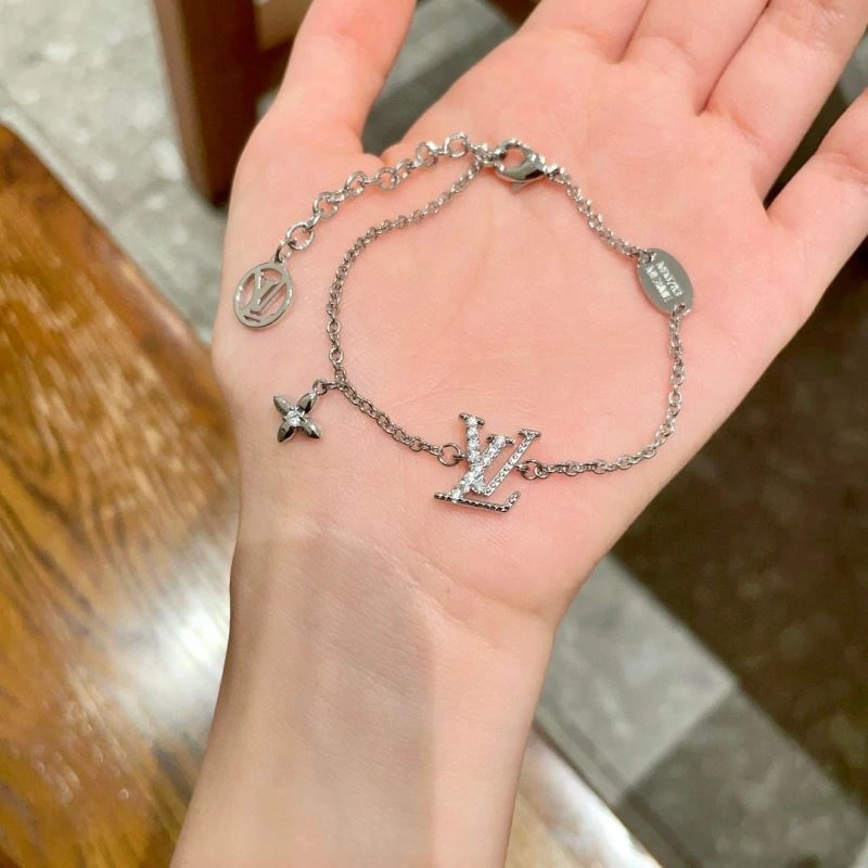 Practical Louis Vuitton Bracelets 250286