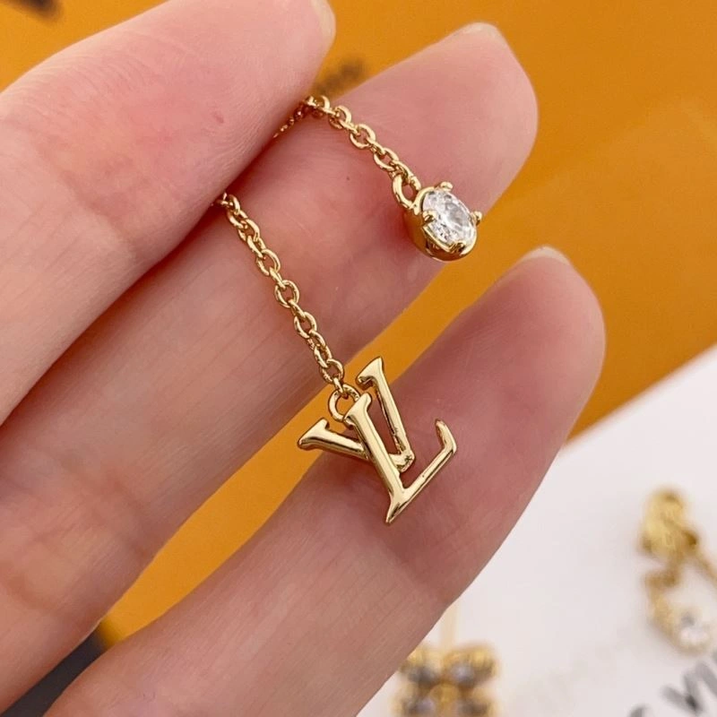 Elegant Louis Vuitton Bracelets 250290