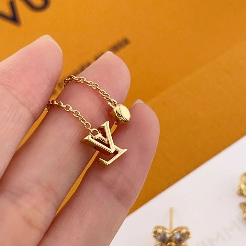 Elegant Louis Vuitton Bracelets 250290
