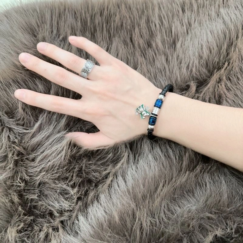 Louis Vuitton Bracelets TravelReady 250305