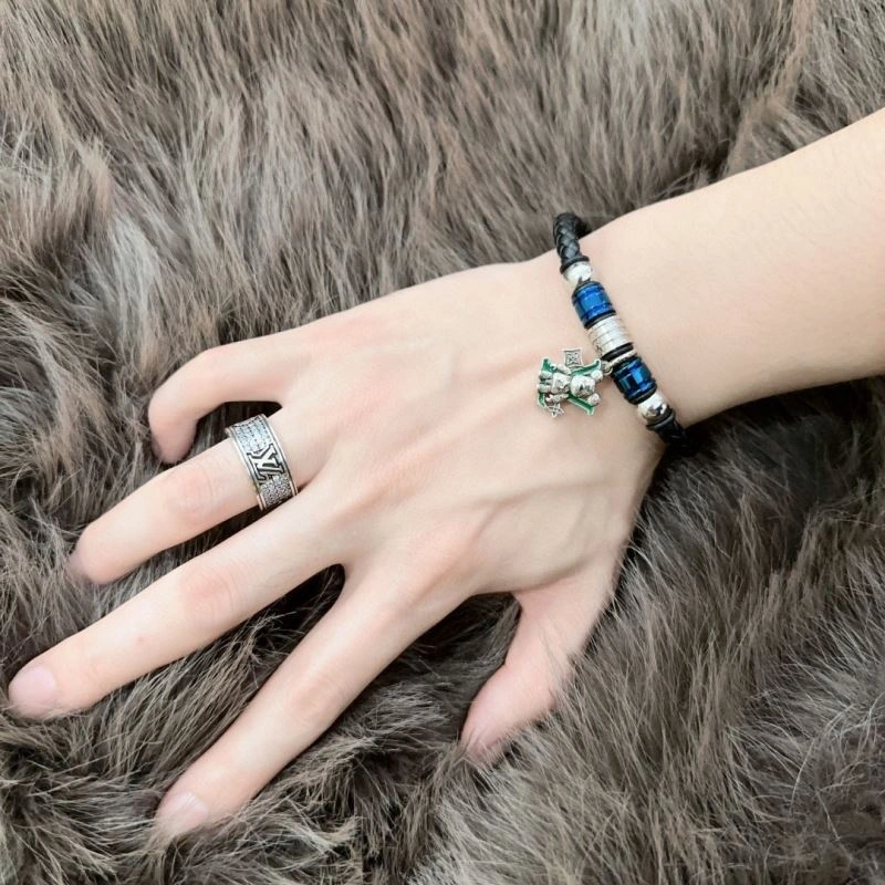 Louis Vuitton Bracelets TravelReady 250305