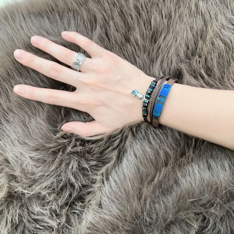 MoistureWicking Louis Vuitton Bracelets 250299