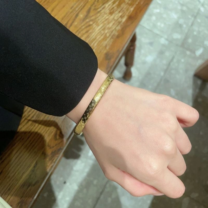 Seasonal Louis Vuitton Bracelets 250303