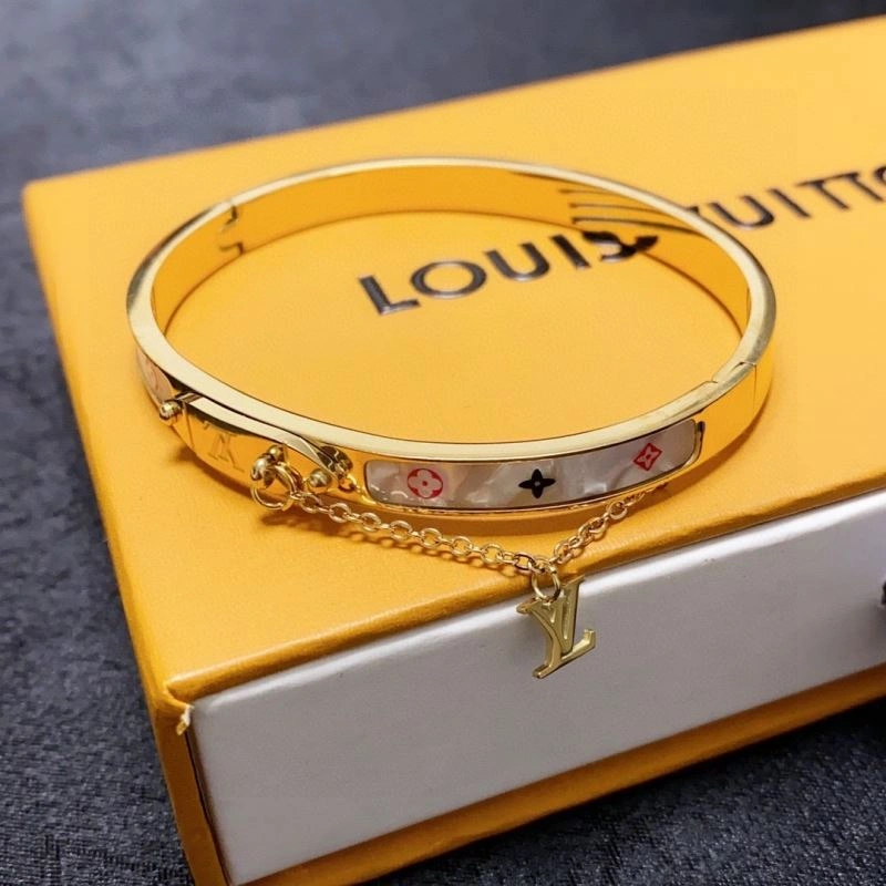 Louis Vuitton Bracelets Durable 250307