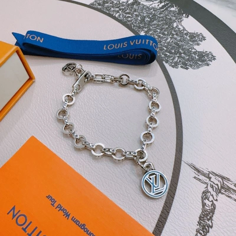 Louis Vuitton Bracelets Practical 250289