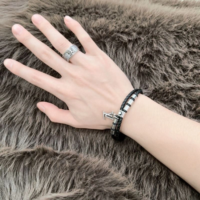 Louis Vuitton Bracelets Trendsetting 250273