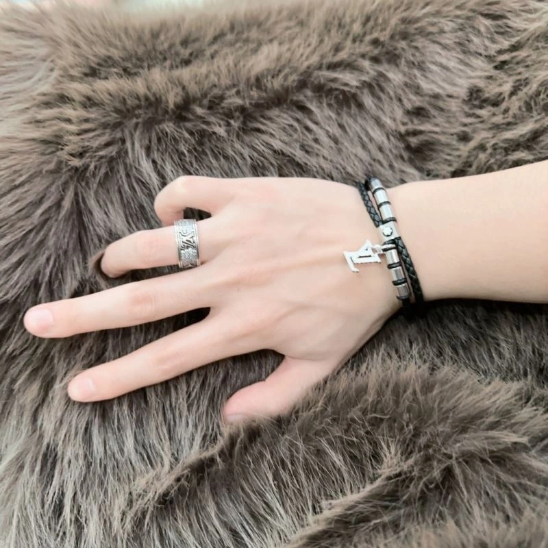 Louis Vuitton Bracelets Trendsetting 250273