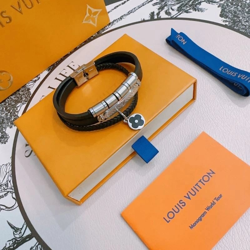 Louis Vuitton Bracelets Chic 250271