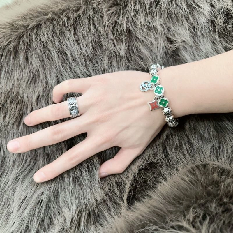 Louis Vuitton Bracelets Popular 250270