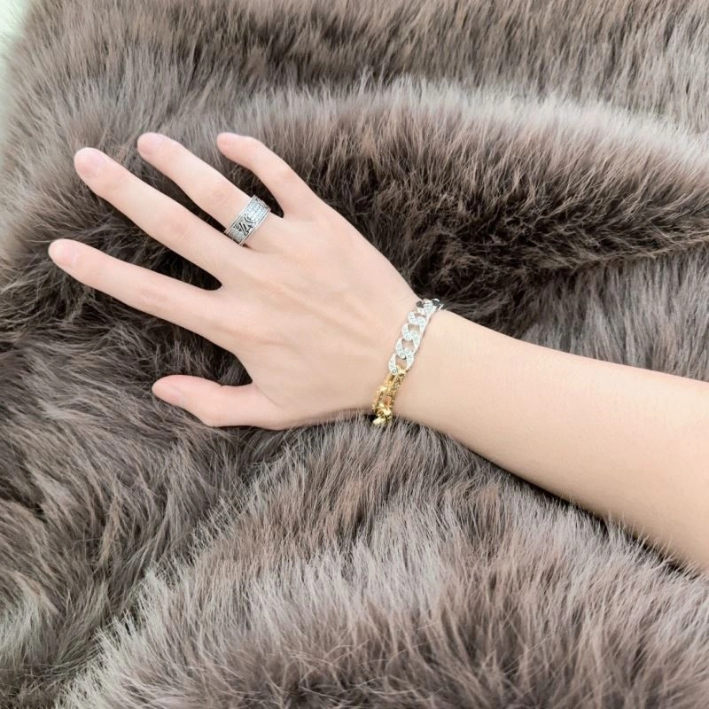UrbanChic Louis Vuitton Bracelets 250242