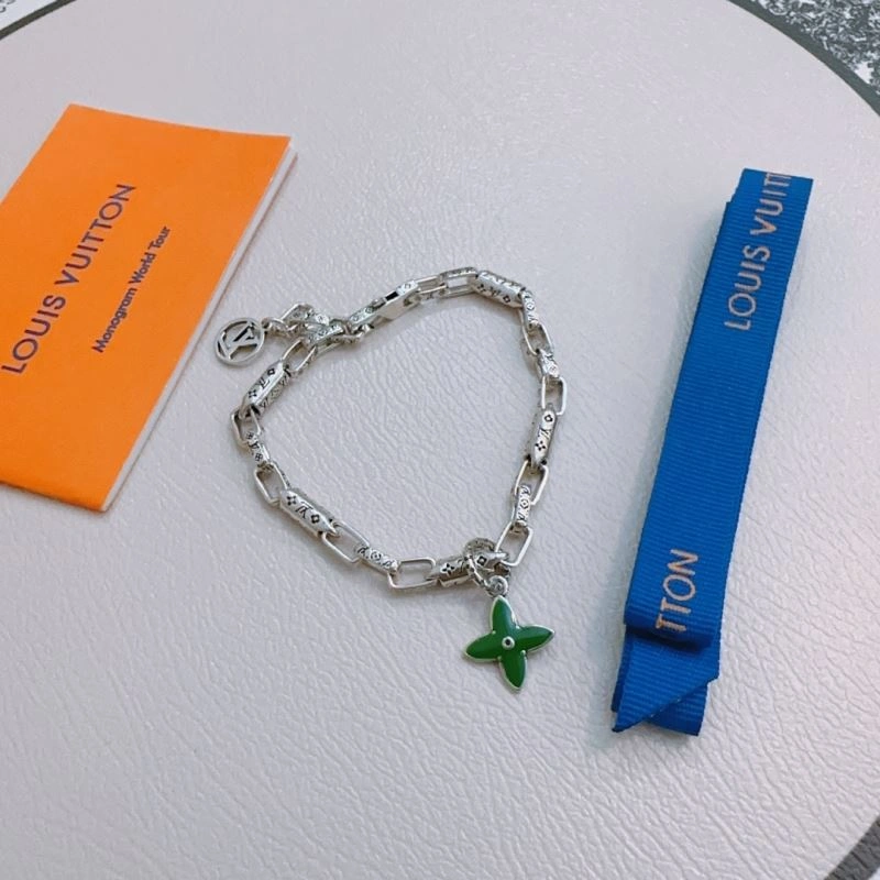 Elegant Louis Vuitton Bracelets 250263