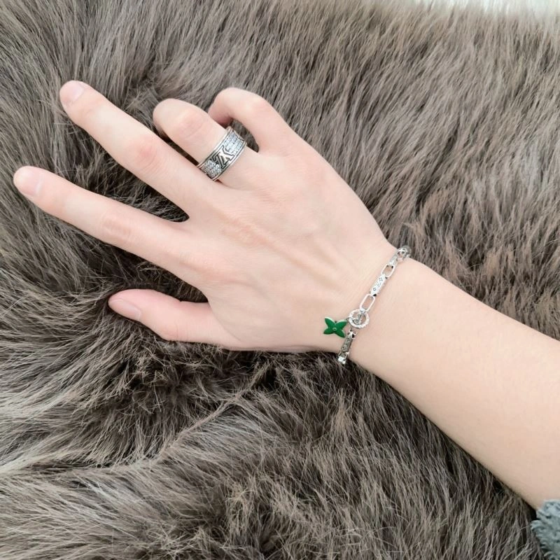Elegant Louis Vuitton Bracelets 250263