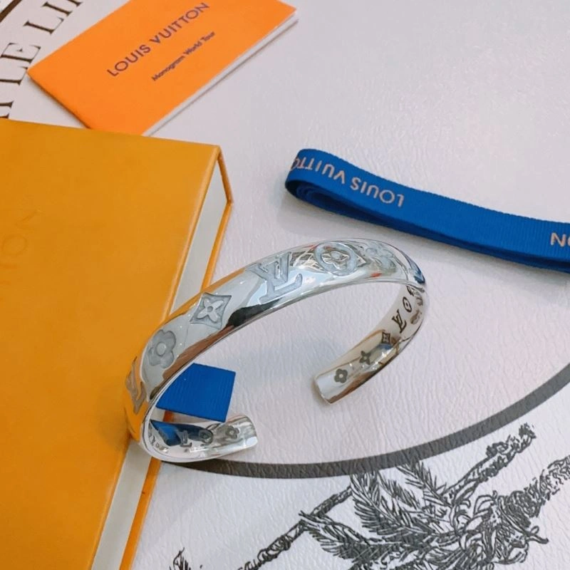 Louis Vuitton Bracelets Vibrant 250243