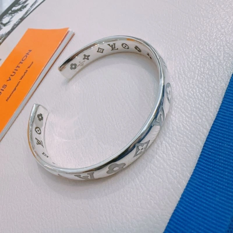 Louis Vuitton Bracelets Vibrant 250243