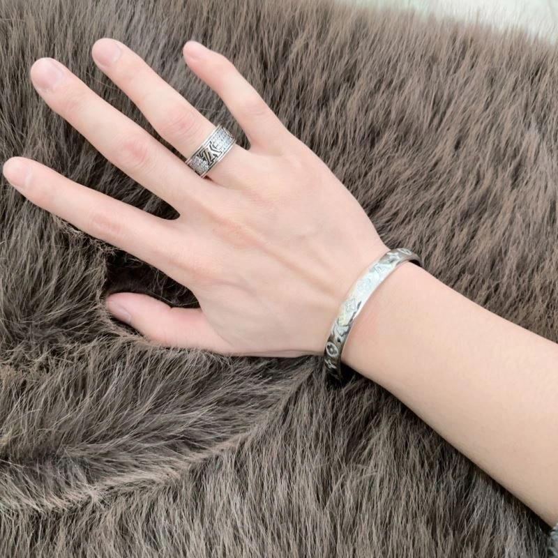 Louis Vuitton Bracelets Vibrant 250243