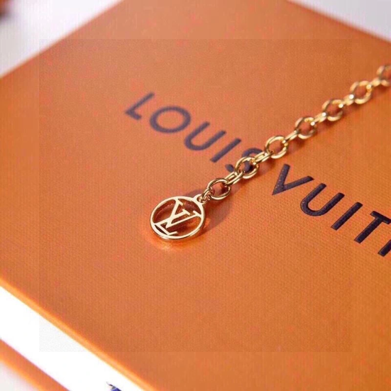 Sporty Louis Vuitton Bracelets 250253