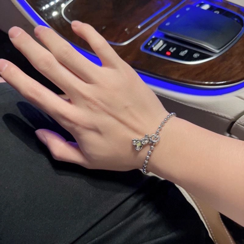 Premium Louis Vuitton Bracelets 250265