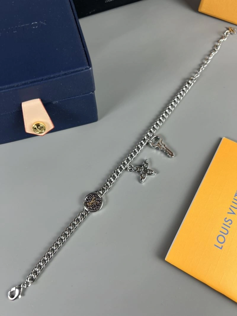 Breathable Louis Vuitton Bracelets 250240