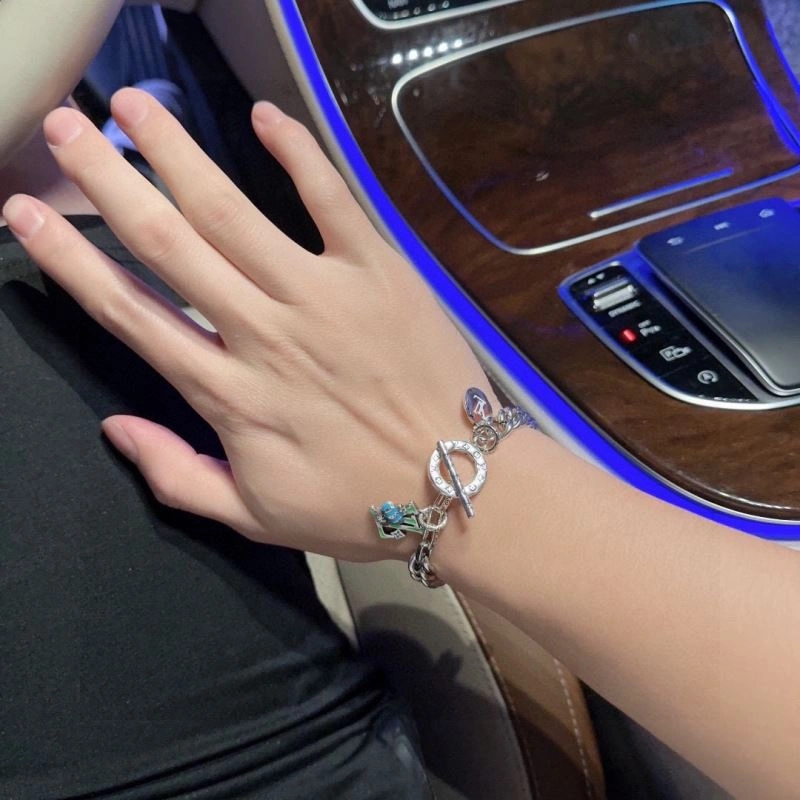 Neat Louis Vuitton Bracelets 250237