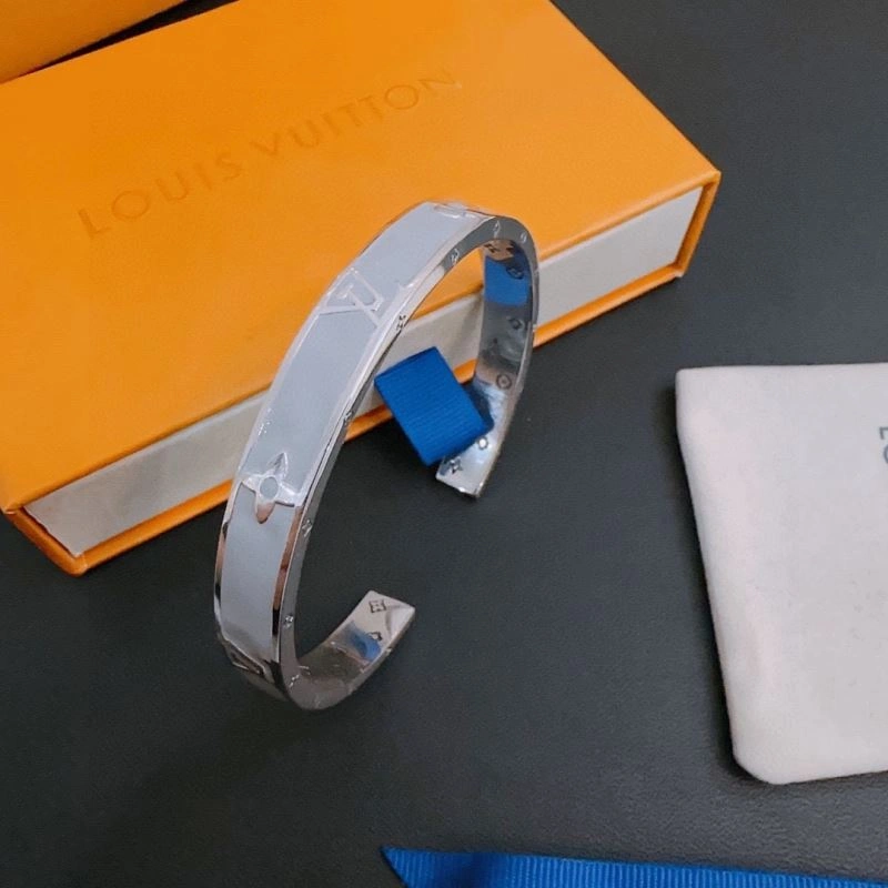 Louis Vuitton Bracelets NewStyle 250235