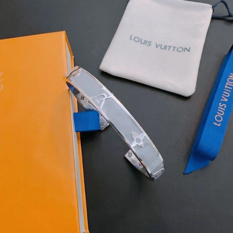 Louis Vuitton Bracelets NewStyle 250235