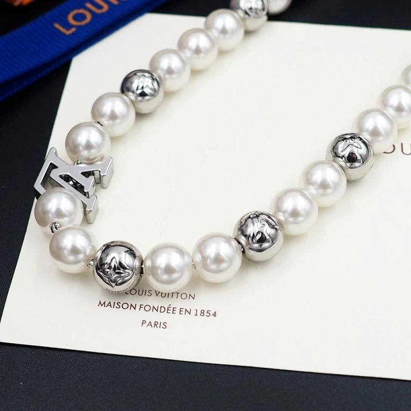 MoistureWicking Louis Vuitton Bracelets 250230