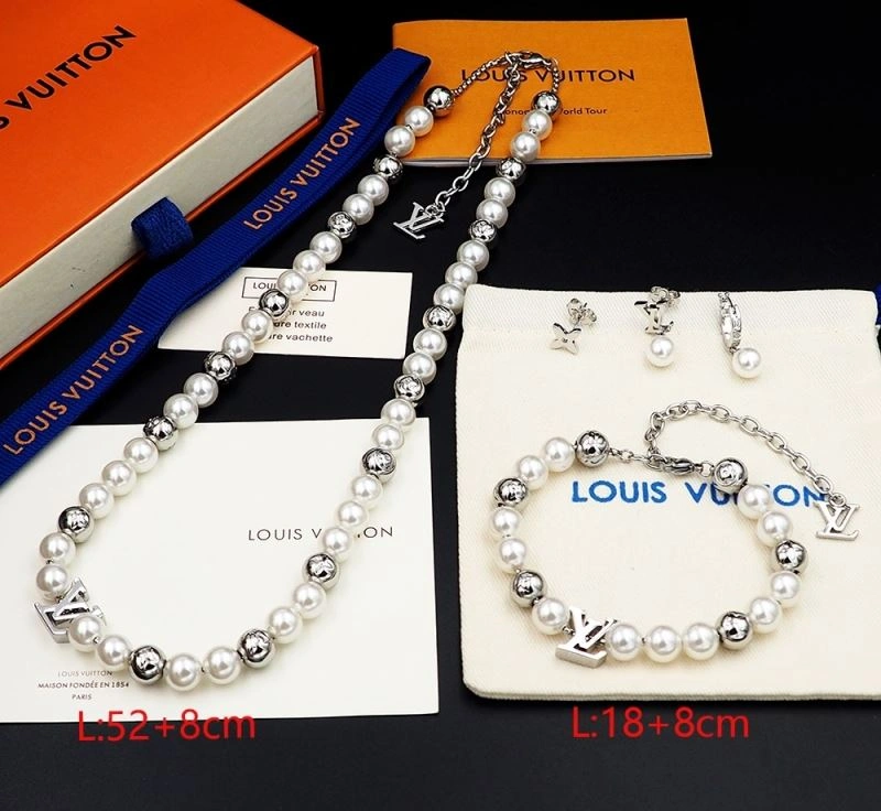 MoistureWicking Louis Vuitton Bracelets 250230