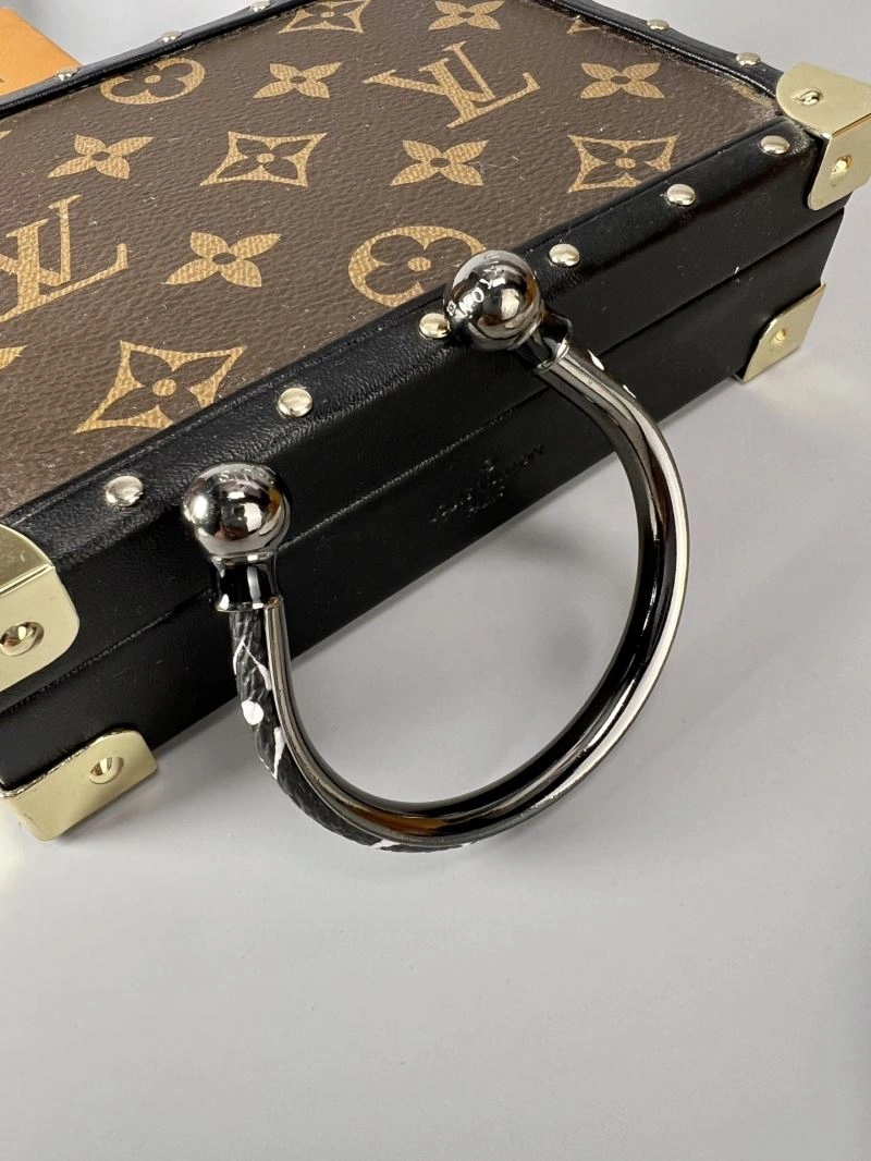 Refined Louis Vuitton Bracelets 250203
