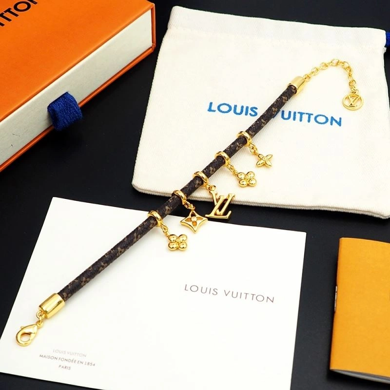 Stylish Louis Vuitton Bracelets 250228