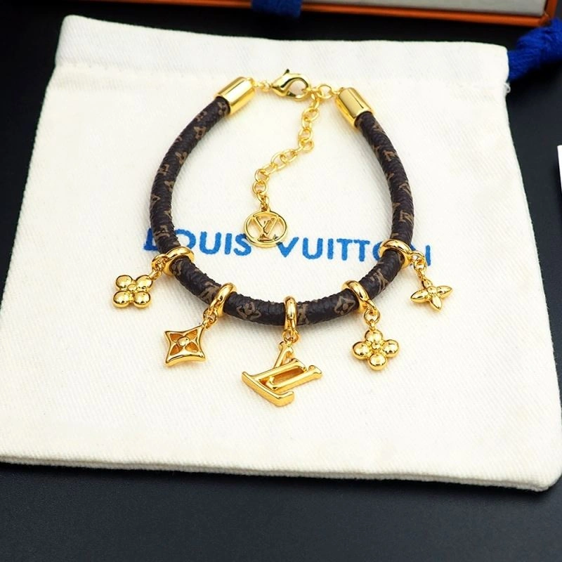 Stylish Louis Vuitton Bracelets 250228