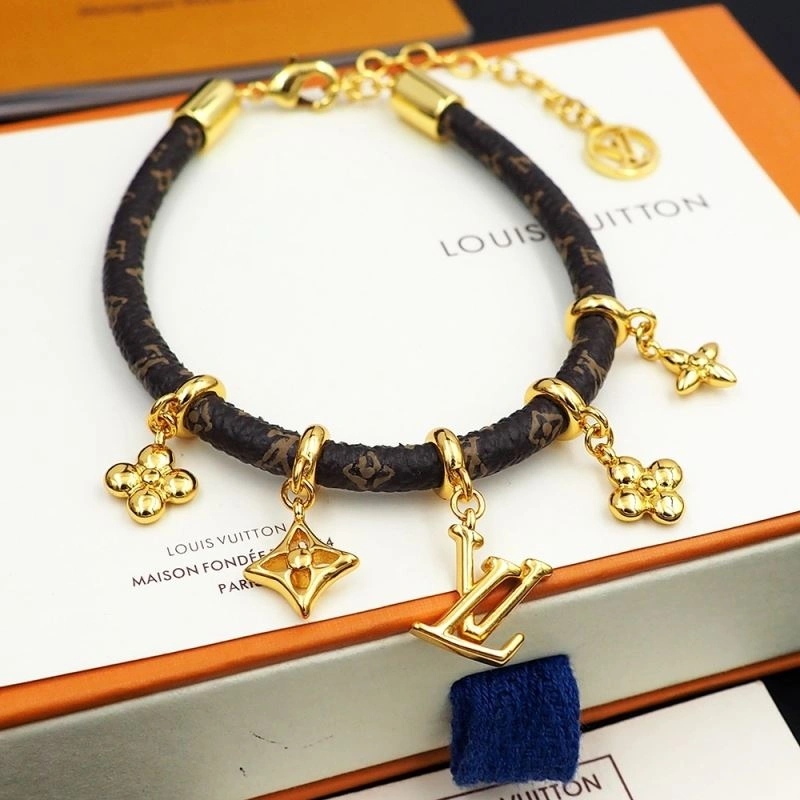 Stylish Louis Vuitton Bracelets 250228