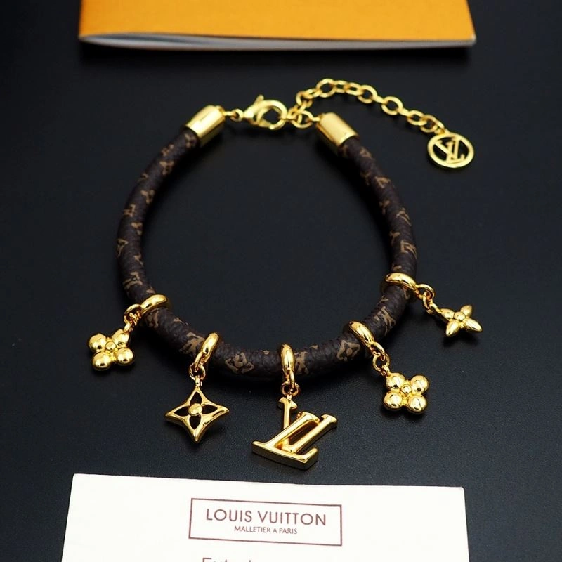 Stylish Louis Vuitton Bracelets 250228