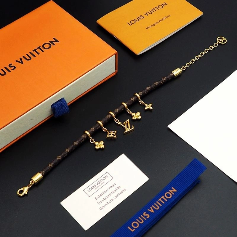 Stylish Louis Vuitton Bracelets 250228