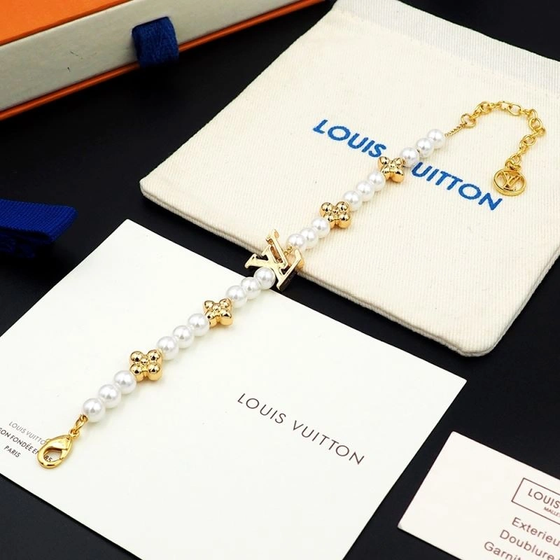 MoistureWicking Louis Vuitton Bracelets 250226