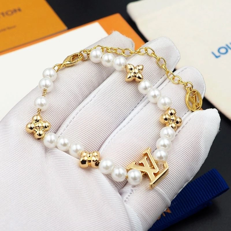MoistureWicking Louis Vuitton Bracelets 250226