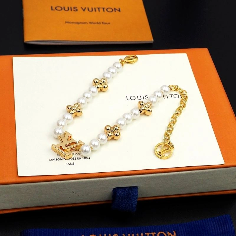 MoistureWicking Louis Vuitton Bracelets 250226
